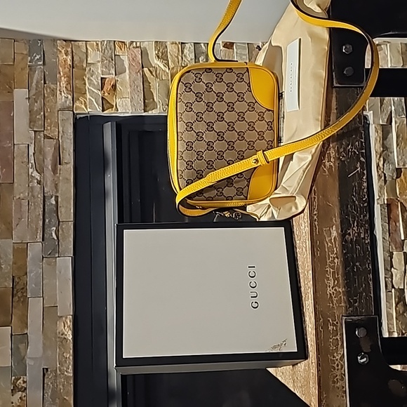 Gucci Handbags - Authentic Gucci GG Canvas Bree Bag